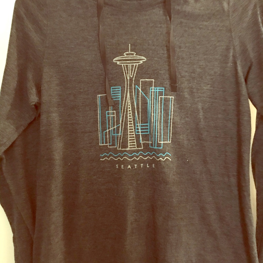 Seattle long sleeve with hood